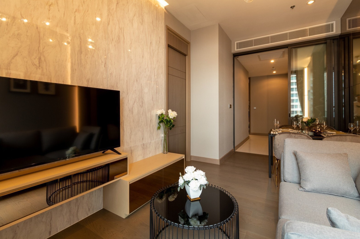 ให้เช่าคอนโดพระราม 9 เพชรบุรีตัดใหม่ RCA : ให้เช่า Esse Singha Complex  คอนโดหรูใจกลางเมือง ติด MRT อโศกจริงๆ!“