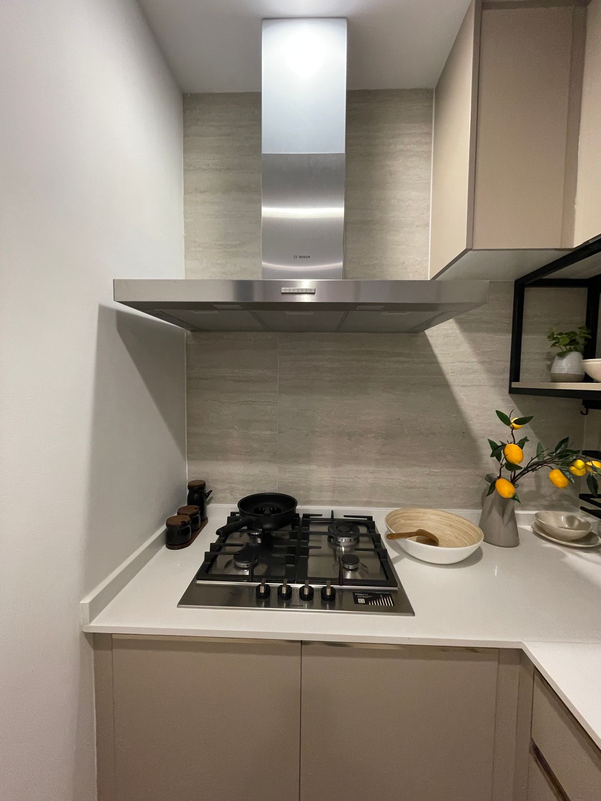 ขายบ้านอารีย์ อนุสาวรีย์ : ขายบ้านเดี่ยวหรูระดับSuper Luxury ใจกลางอารีย์ Vi Ari (วี อารีย์) ขนาด 3.5 ชั้น  มาพร้อมสระว่ายน้ำส่วนตัวและยิมในบ้าน โดดเด่นของดีไซน์ Double Volume ที่ให้ความรู้สึกโอ่โถง และความครบครันของ Facility ส่วนตัวสะดวกสบาย พร้อมระบบ Smart Home และความปลอดภัยสูง