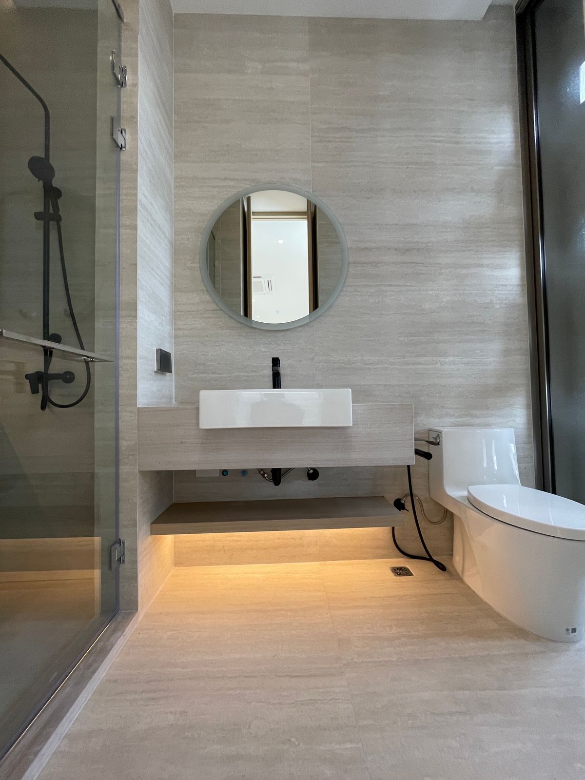 ขายบ้านอารีย์ อนุสาวรีย์ : ขายบ้านเดี่ยวหรูระดับSuper Luxury ใจกลางอารีย์ Vi Ari (วี อารีย์) ขนาด 3.5 ชั้น  มาพร้อมสระว่ายน้ำส่วนตัวและยิมในบ้าน โดดเด่นของดีไซน์ Double Volume ที่ให้ความรู้สึกโอ่โถง และความครบครันของ Facility ส่วนตัวสะดวกสบาย พร้อมระบบ Smart Home และความปลอดภัยสูง