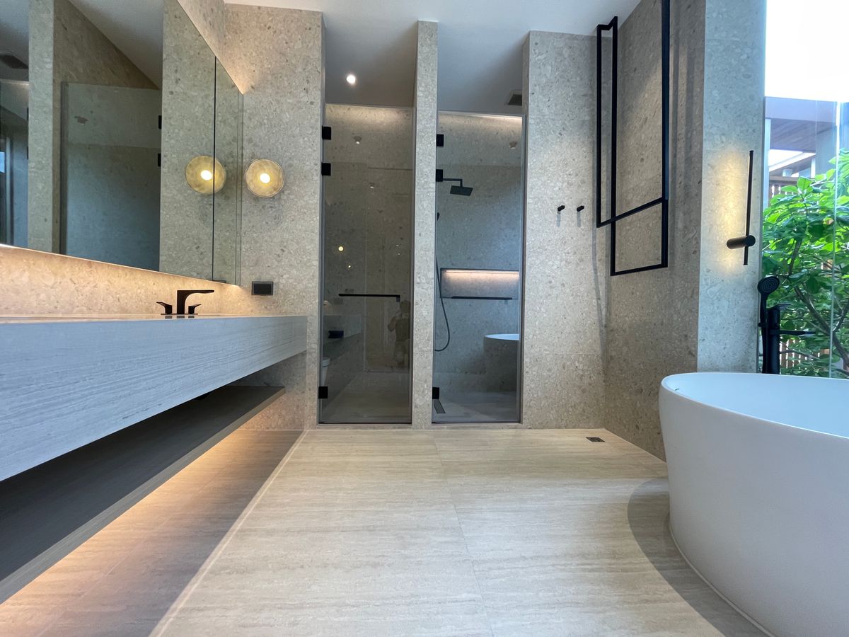 ขายบ้านอารีย์ อนุสาวรีย์ : ขายบ้านเดี่ยวหรูระดับSuper Luxury ใจกลางอารีย์ Vi Ari (วี อารีย์) ขนาด 3.5 ชั้น  มาพร้อมสระว่ายน้ำส่วนตัวและยิมในบ้าน โดดเด่นของดีไซน์ Double Volume ที่ให้ความรู้สึกโอ่โถง และความครบครันของ Facility ส่วนตัวสะดวกสบาย พร้อมระบบ Smart Home และความปลอดภัยสูง