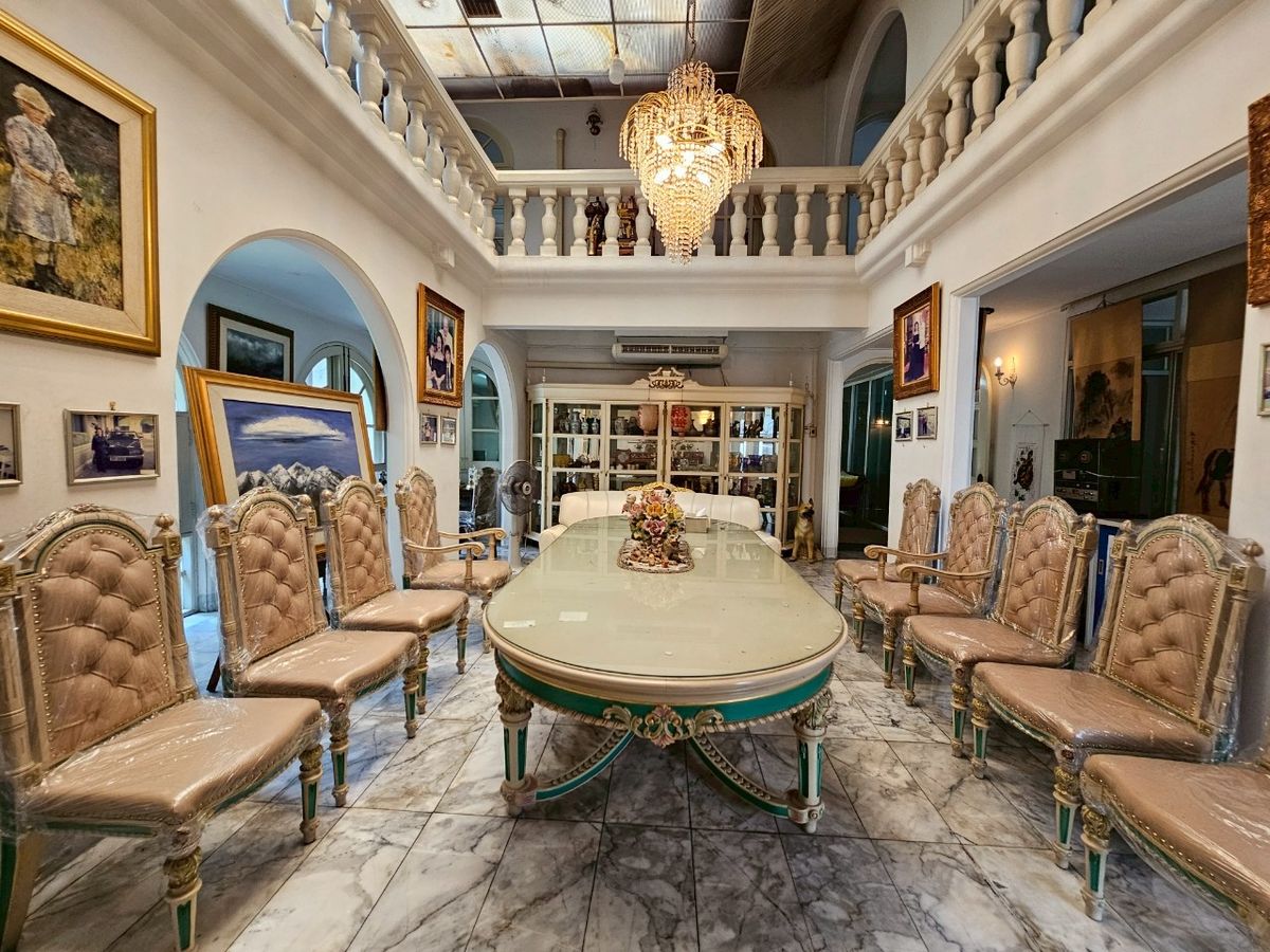 For RentHouseOnnut, Udomsuk : Golden opportunity! House with 300 sq.m. of land, high potential location Pridi Phanom Yong 14 (near T77 Community & Habito Mall) is suitable for business!