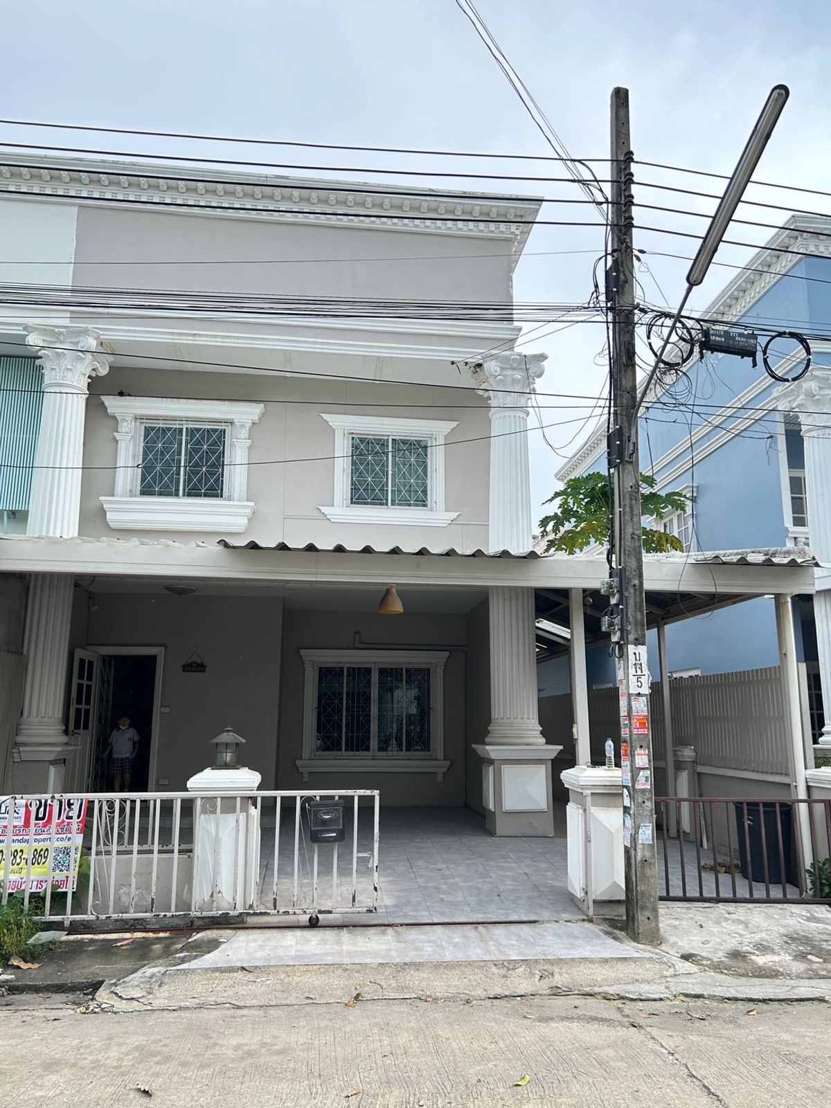ขายทาวน์โฮมพัฒนาการ ศรีนครินทร์ : ขาย ทาวเฮ้าส์ 3ห้องนอน 2ห้องน้ำ หมู่บ้านสวนหลวงวิลล์ ราคาพิเศษ 3.5ล้านบาท