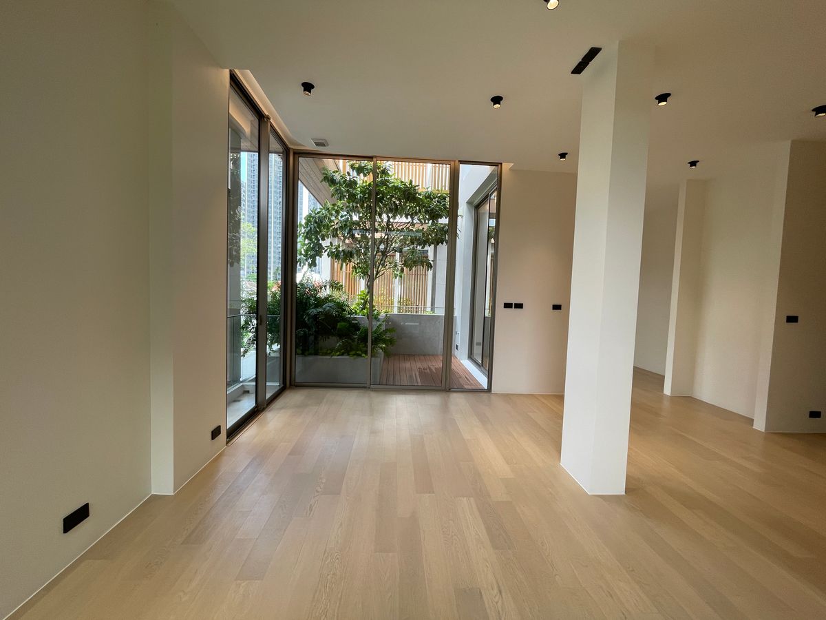 ขายบ้านอารีย์ อนุสาวรีย์ : ขายบ้านเดี่ยวหรูระดับSuper Luxury ใจกลางอารีย์ Vi Ari (วี อารีย์) ขนาด 3.5 ชั้น  มาพร้อมสระว่ายน้ำส่วนตัวและยิมในบ้าน โดดเด่นของดีไซน์ Double Volume ที่ให้ความรู้สึกโอ่โถง และความครบครันของ Facility ส่วนตัวสะดวกสบาย พร้อมระบบ Smart Home และความปลอดภัยสูง