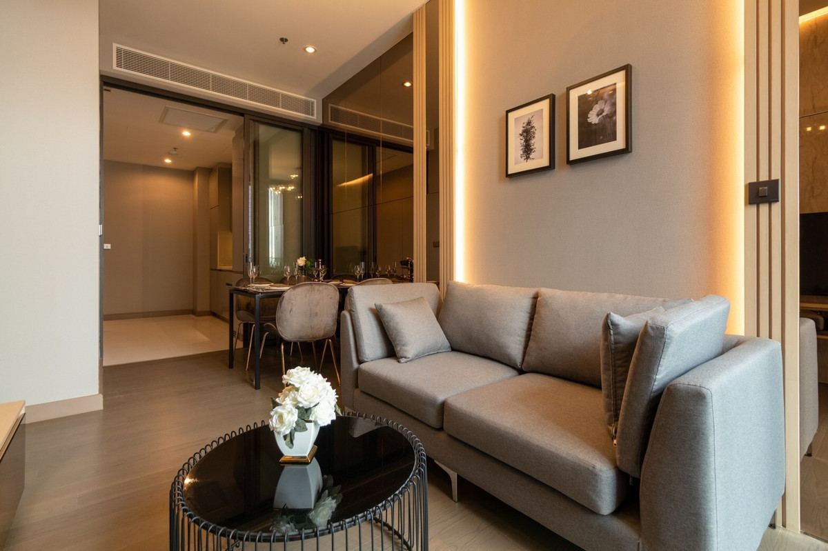 ให้เช่าคอนโดพระราม 9 เพชรบุรีตัดใหม่ RCA : ให้เช่า Esse Singha Complex  คอนโดหรูใจกลางเมือง ติด MRT อโศกจริงๆ!“