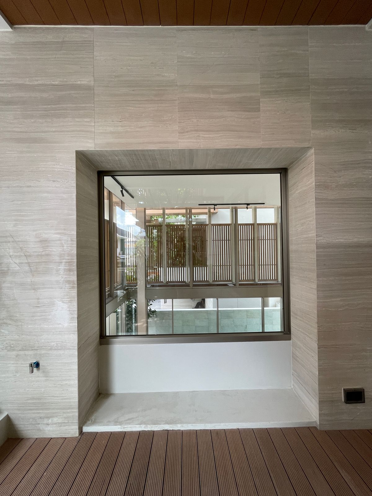 ขายบ้านอารีย์ อนุสาวรีย์ : ขายบ้านเดี่ยวหรูระดับSuper Luxury ใจกลางอารีย์ Vi Ari (วี อารีย์) ขนาด 3.5 ชั้น  มาพร้อมสระว่ายน้ำส่วนตัวและยิมในบ้าน โดดเด่นของดีไซน์ Double Volume ที่ให้ความรู้สึกโอ่โถง และความครบครันของ Facility ส่วนตัวสะดวกสบาย พร้อมระบบ Smart Home และความปลอดภัยสูง