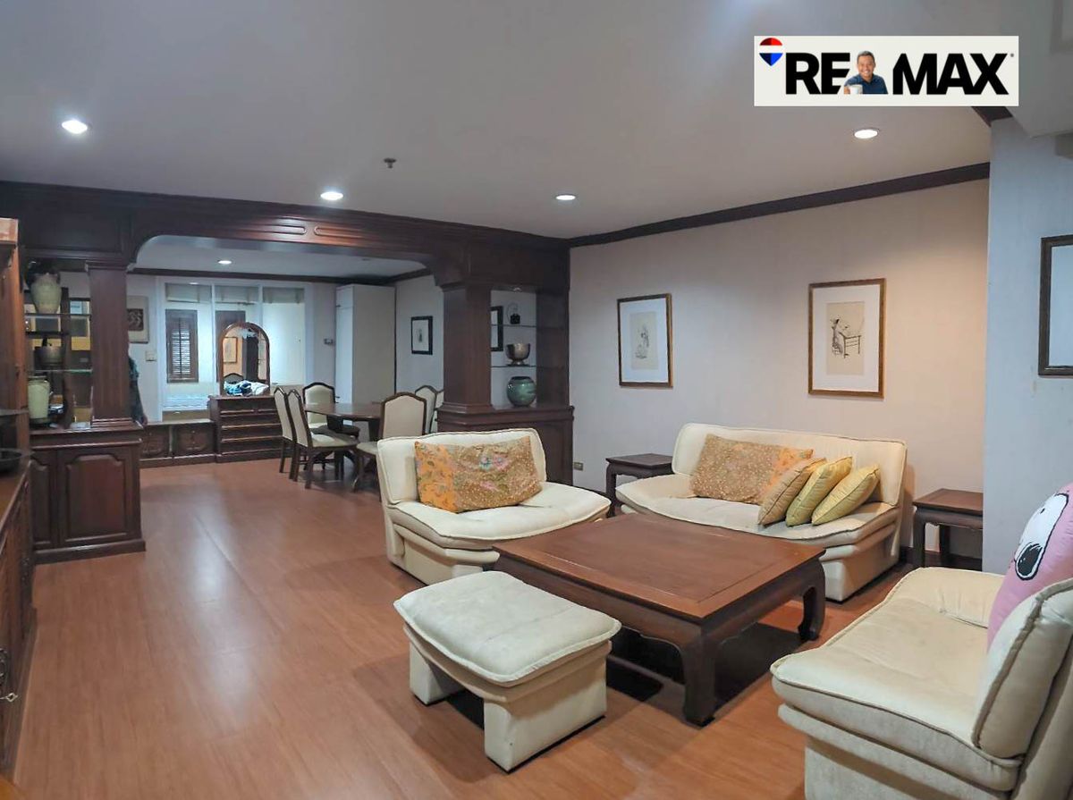 ขายคอนโดนานา : 2 bed for sale BTS Nana pet friendly project Sukhumvit