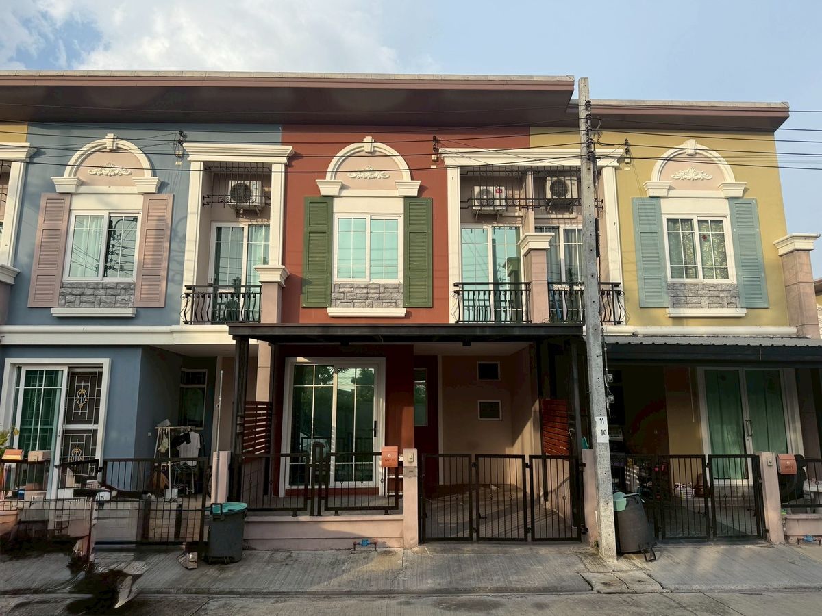 ให้เช่าทาวน์โฮมบางแค เพชรเกษม : 🏡 ขาย / ปล่อยเช่า ทาวน์โฮมสวย ทำเลดี 📍โกลเด้นทาวน์ 2 บางแค - บ้านหลังมุม หน้าโครงการ ใกล้สระว่ายน้ำ ฟิตเนส