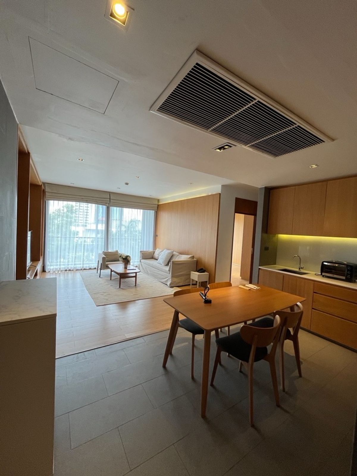 ให้เช่าคอนโดสุขุมวิท อโศก ทองหล่อ : Service Residence ( Thonglor )
( Pet-Friendly 🐶🐱)
