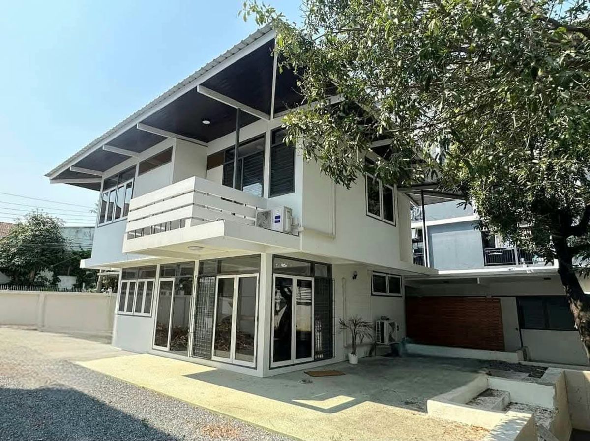 ให้เช่าโฮมออฟฟิศอ่อนนุช อุดมสุข : ให้เช่า บ้านเดี่ยว ย่านสุขุมวิท 60 ใกล้ BTS บางจาก ระยะเดินได้ ประมาน  300 ม. เหมาะพักอาศัย ,Home office, AirBNB หรือธุระกิจอื่นๆ
