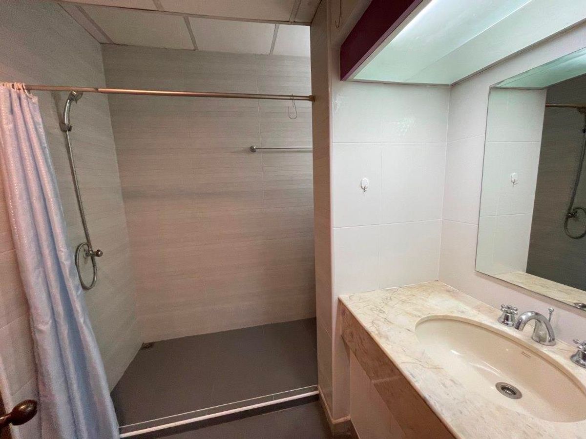 ขายทาวน์โฮมพระราม 3 สาธุประดิษฐ์ : ขาย ทาวน์โฮม หมู่บ้าน Garden house – ติดถนนนนทรี(ระหว่างซอย 26 – 28) – เนื้อที่ดิน 32 ตารางวา  พื้นที่ใช้สอยประมาณ 300-400 ตารางเมตร 4 ชั้น ขนาดประมาณ หน้ากว้าง 6.4 เมตร ลึก 20 เมตร 3 ห้องนอน 1ห้องทำงาน