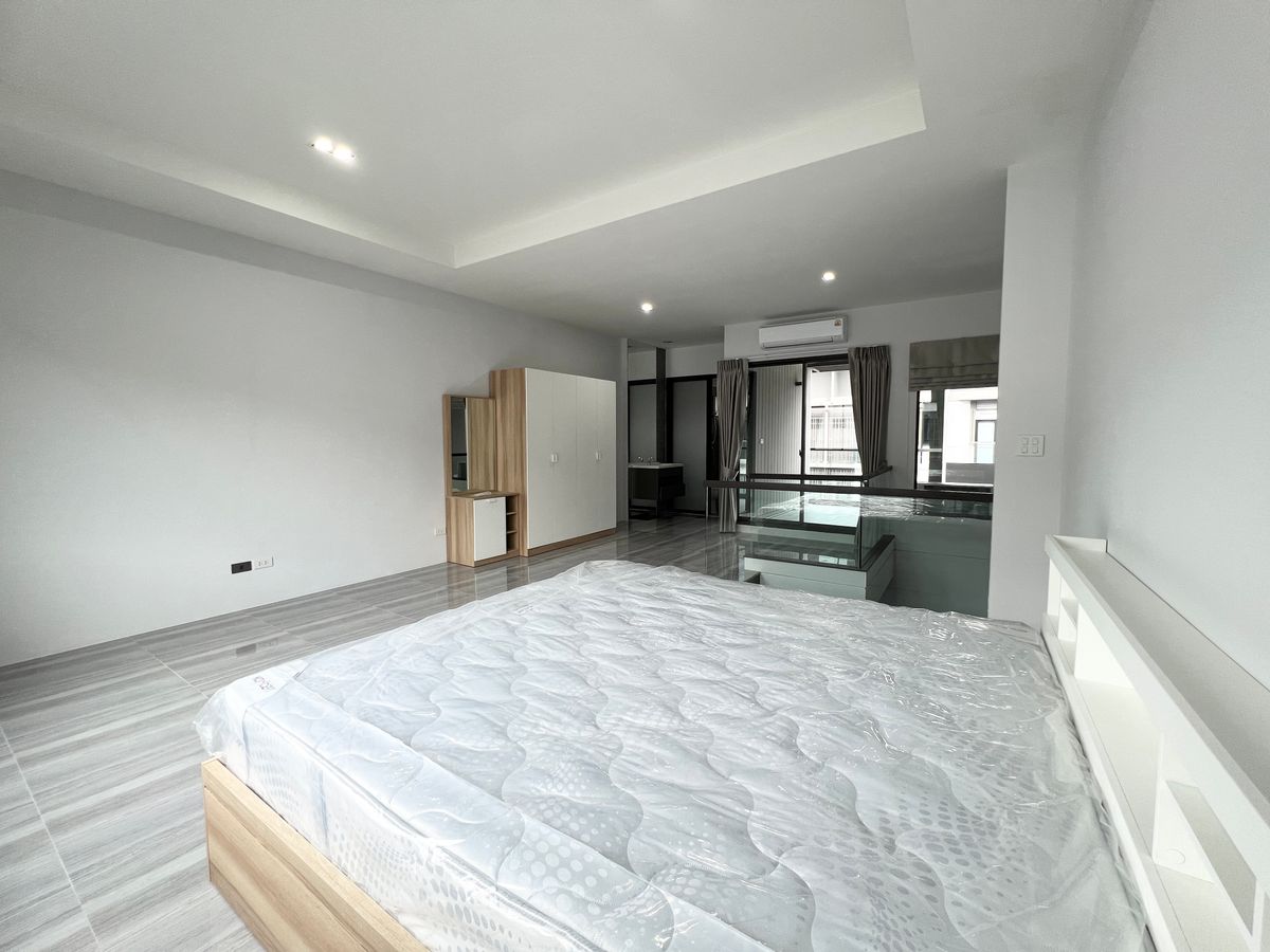 ทาวน์โฮมเกษตร นวมินทร์ ลาดปลาเค้า : ขาย ทาว์นโฮมหรู โครงการ The Landmark เอกมัย-รามอินทรา จาก Land and House บ้าน renovate ใหม่ เฟอร์ครบ พร้อมอยู่