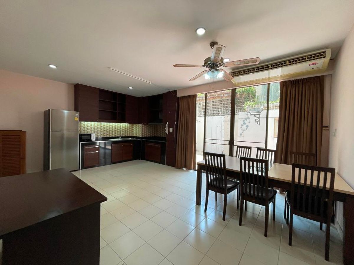 ขายทาวน์โฮมพระราม 3 สาธุประดิษฐ์ : ขาย ทาวน์โฮม หมู่บ้าน Garden house – ติดถนนนนทรี(ระหว่างซอย 26 – 28) – เนื้อที่ดิน 32 ตารางวา  พื้นที่ใช้สอยประมาณ 300-400 ตารางเมตร 4 ชั้น ขนาดประมาณ หน้ากว้าง 6.4 เมตร ลึก 20 เมตร 3 ห้องนอน 1ห้องทำงาน