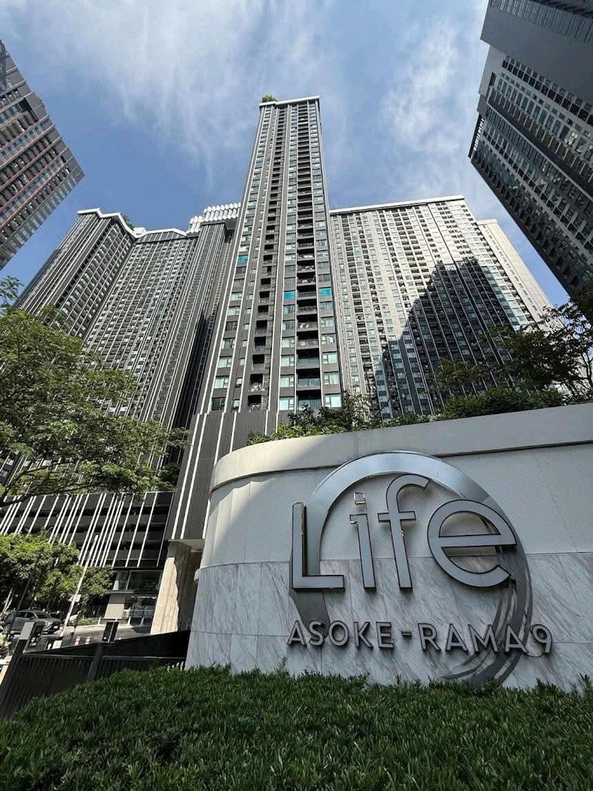 ให้เช่าคอนโดพระราม 9 เพชรบุรีตัดใหม่ RCA : ปล่อยเช่าคอนโด Life Asoke Rama9
ราคาพิเศษ 23,000/เดือน เท่านั้น✨
📌1 Bed ขนาด 32 ตรม. ชั้น 33