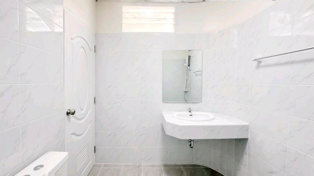 For SaleCondoPattanakan, Srinakarin : Stay comfortably without having to squeeze the function. It will work. Will be easy to rent Because the location is the best near the expressway near the train! 🌳 Thai Narong Tower Project 🌳