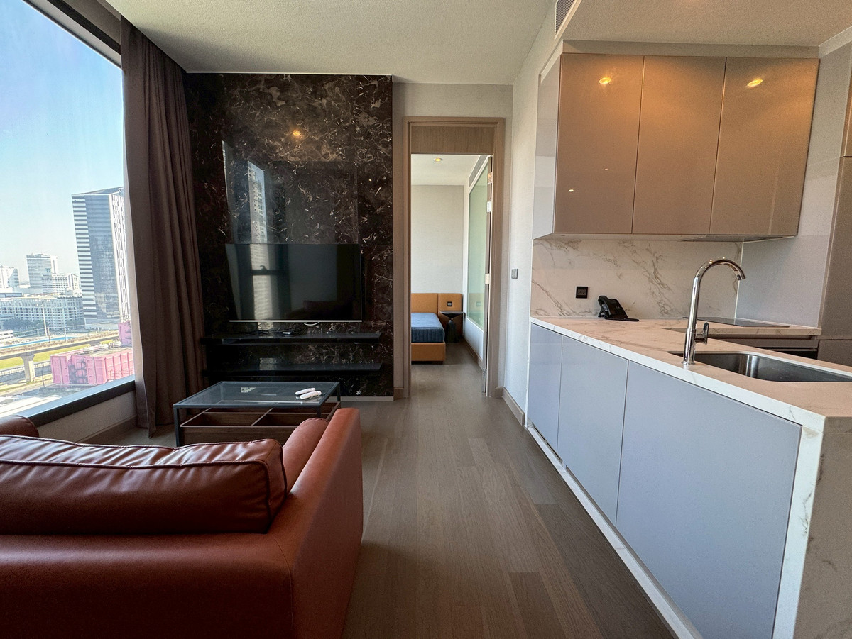 For RentCondoRama9, Petchburi, RCA : For Rent The ESSE Singha Complex. Luxury condo in the center of the city is really attached to the Asoke MRT