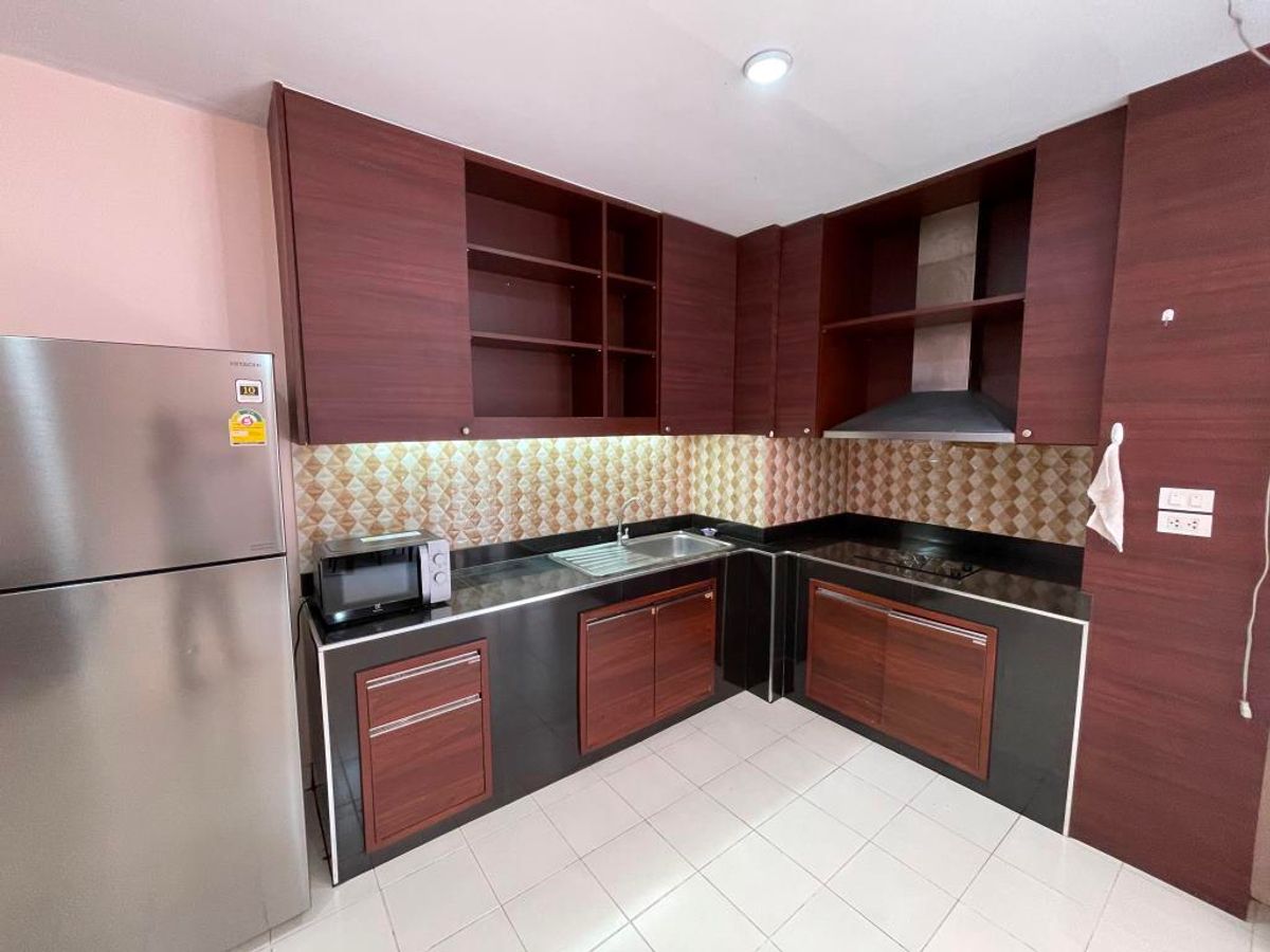 ขายทาวน์โฮมพระราม 3 สาธุประดิษฐ์ : ขาย ทาวน์โฮม หมู่บ้าน Garden house – ติดถนนนนทรี(ระหว่างซอย 26 – 28) – เนื้อที่ดิน 32 ตารางวา  พื้นที่ใช้สอยประมาณ 300-400 ตารางเมตร 4 ชั้น ขนาดประมาณ หน้ากว้าง 6.4 เมตร ลึก 20 เมตร 3 ห้องนอน 1ห้องทำงาน