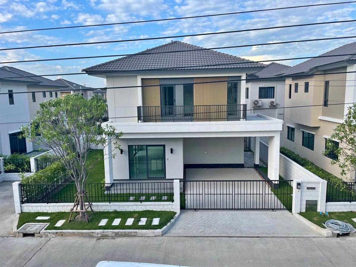 ให้เช่าบ้านบางนา แบริ่ง ลาซาล : อ่อนนุช-สุวรรณภูมิ APL สุวรรณภูมิ 4.1 กม.ให้เช่าบ้านเดี่ยว 2ชั้น เซนโทร 58 ตร.วา.255 ตร.ม.พร้อมเฟอร์ 5 นอน 5 น้ำ โรบินสัน ลาดกระบัง 5.3 กม.