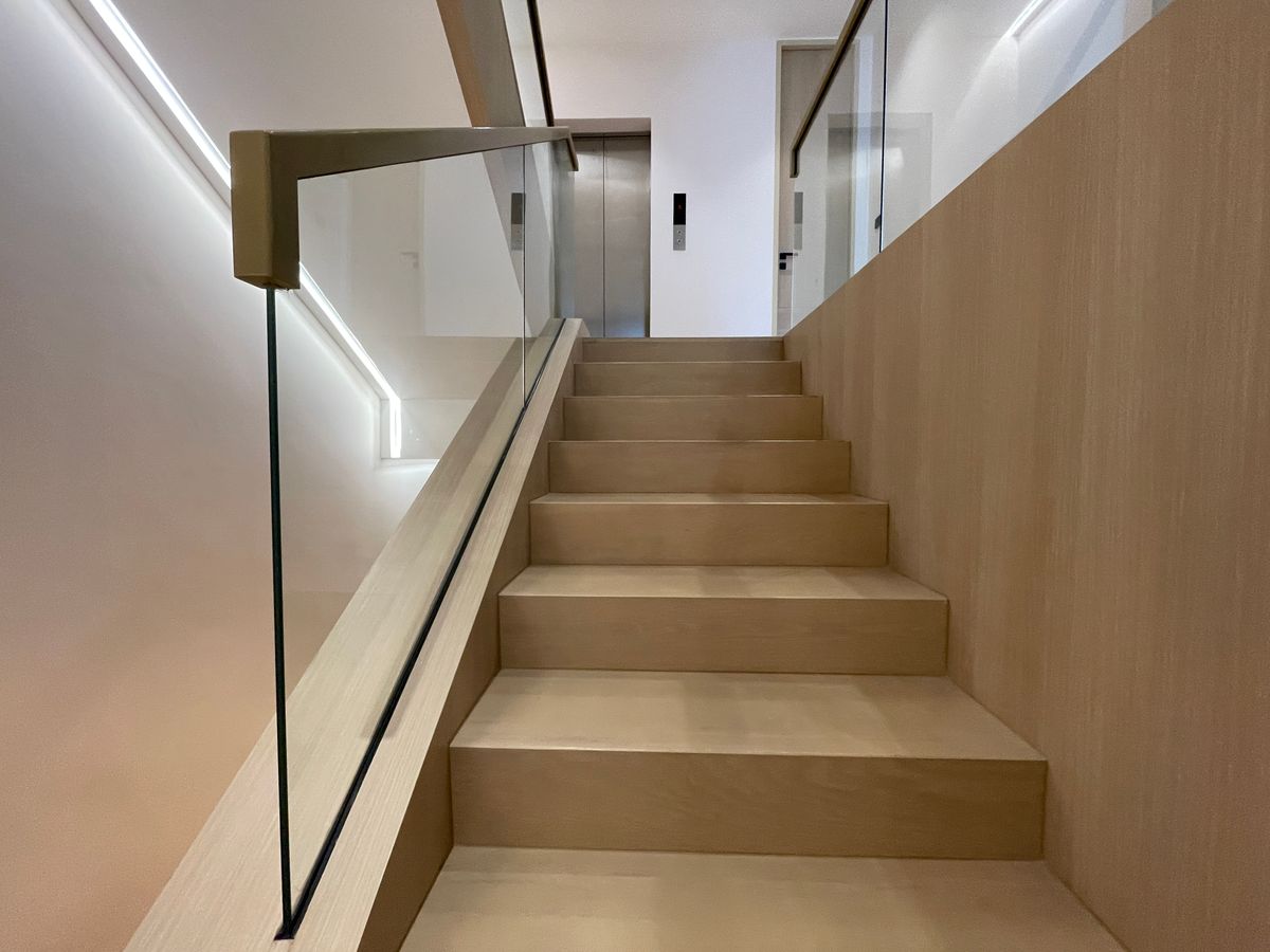 ขายบ้านอารีย์ อนุสาวรีย์ : ขายบ้านเดี่ยวหรูระดับSuper Luxury ใจกลางอารีย์ Vi Ari (วี อารีย์) ขนาด 3.5 ชั้น  มาพร้อมสระว่ายน้ำส่วนตัวและยิมในบ้าน โดดเด่นของดีไซน์ Double Volume ที่ให้ความรู้สึกโอ่โถง และความครบครันของ Facility ส่วนตัวสะดวกสบาย พร้อมระบบ Smart Home และความปลอดภัยสูง