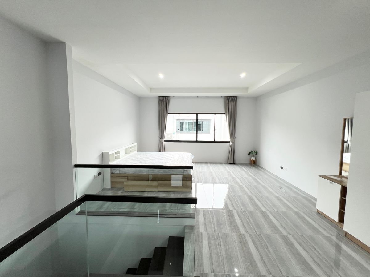 ทาวน์โฮมเกษตร นวมินทร์ ลาดปลาเค้า : ขาย ทาว์นโฮมหรู โครงการ The Landmark เอกมัย-รามอินทรา จาก Land and House บ้าน renovate ใหม่ เฟอร์ครบ พร้อมอยู่