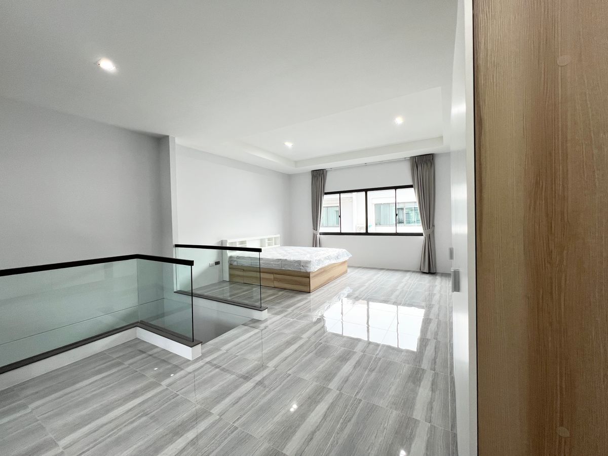 ทาวน์โฮมเกษตร นวมินทร์ ลาดปลาเค้า : ขาย ทาว์นโฮมหรู โครงการ The Landmark เอกมัย-รามอินทรา จาก Land and House บ้าน renovate ใหม่ เฟอร์ครบ พร้อมอยู่