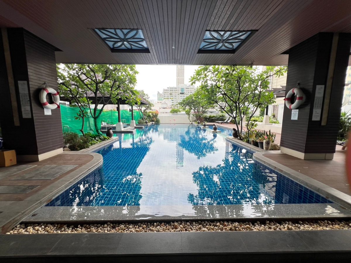 For RentCondoNana, North Nana,Sukhumvit13, Soi Nana : P-2731 Urgent rent! Prime Sukhumvit 11, beautiful room, complete furniture, good location, convenient to travel.