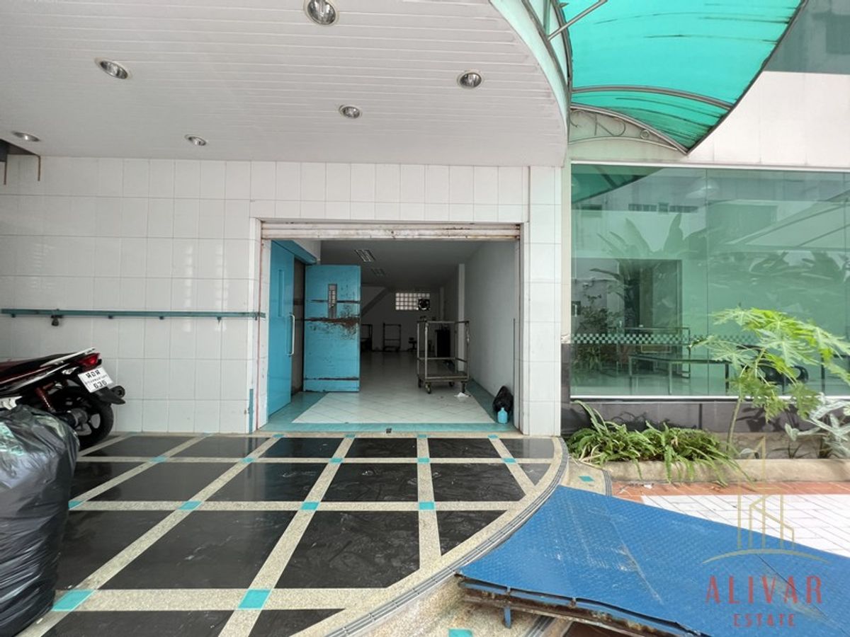 ให้เช่าอาคารพาณิชย์วงเวียนใหญ่ เจริญนคร : RB022623 ให้เช่า อาคารพาณิชย์ 4ชั้น พร้อมโกดัง เจริญนคร 34 (ว่าง เดือนสิงหา 2025)