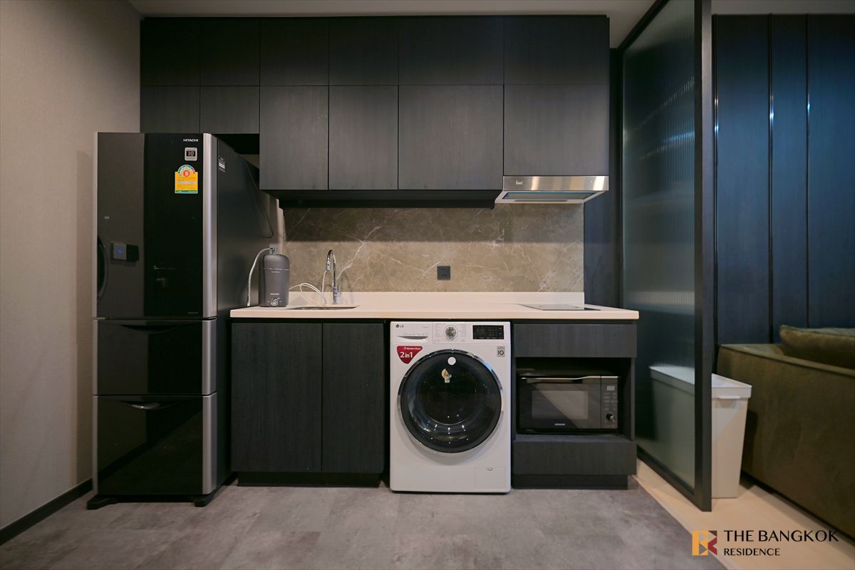 For RentCondoWitthayu, Chidlom, Langsuan, Ploenchit : Life One Wireless, new condo, luxury location on Wireless Road, near BTS Phloen Chit