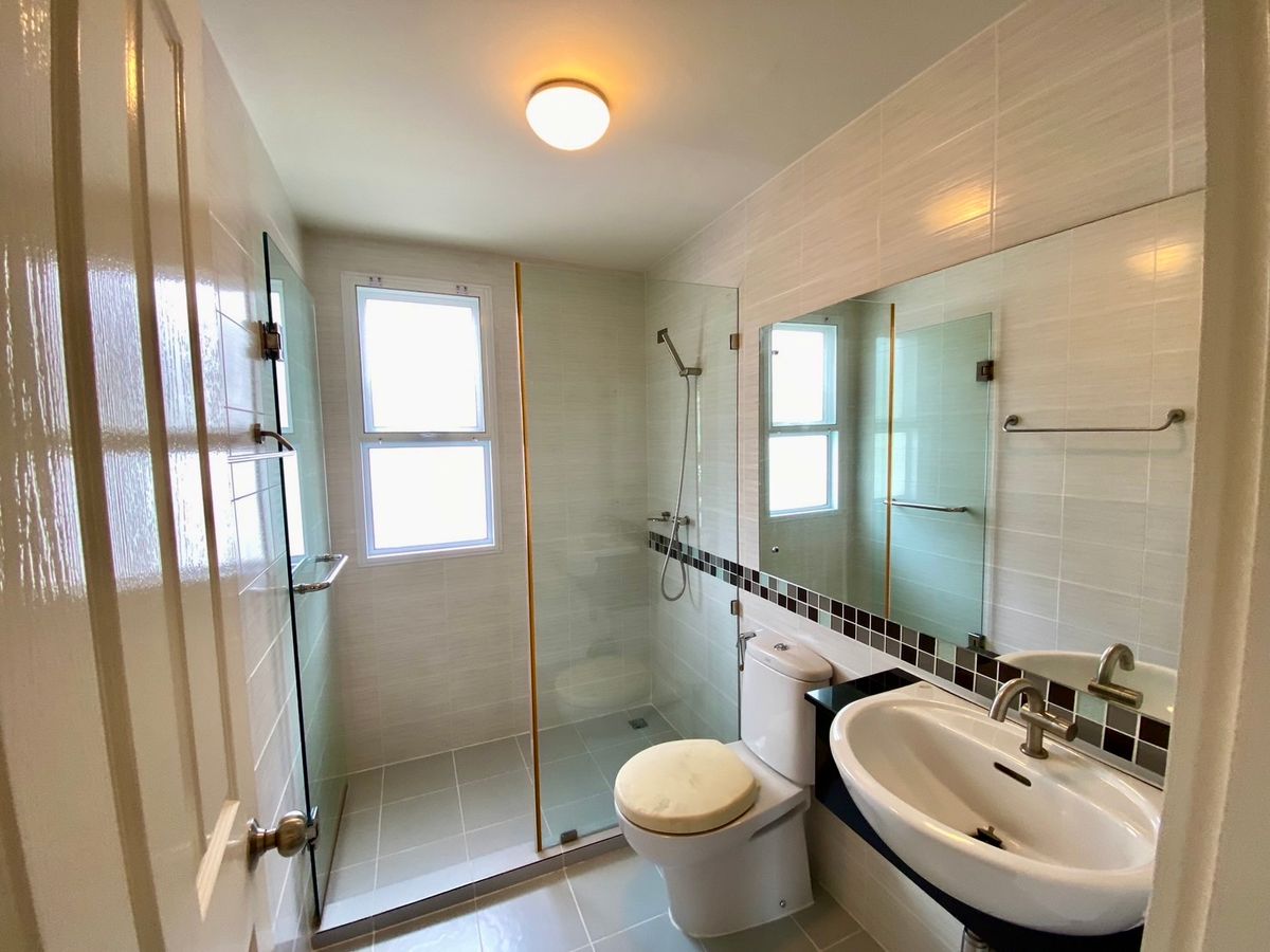 For SaleTownhomePattanakan, Srinakarin : 🌟 Corner Renovated Townhome for Sale – “Town Avenue Rama 9” | Prime Location, Ready to Move In, Ideal for Living or Investment! 🌟