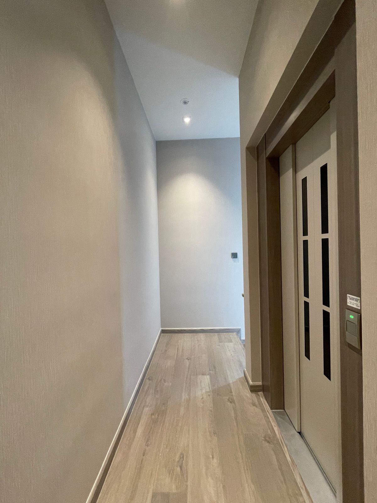 ขายบ้านพระราม 9 เพชรบุรีตัดใหม่ RCA : ขายอาร์เทล อโศก – พระราม 9 แบบบ้าน ARCHE ที่สุดแห่งความหรูหรา บ้านแฝด 3.5 ชั้น พร้อมสระว่ายน้ำส่วนตัวและลิฟต์ส่วนตัว โดดเด่นด้วยดีไซน์หรูหรา ทันสมัย และพื้นที่ใช้สอยที่กว้างขวาง เดินทางสะดวกสบาย ใกล้โรงเรียนนานาชาติและห้างสรรพสินค้า 