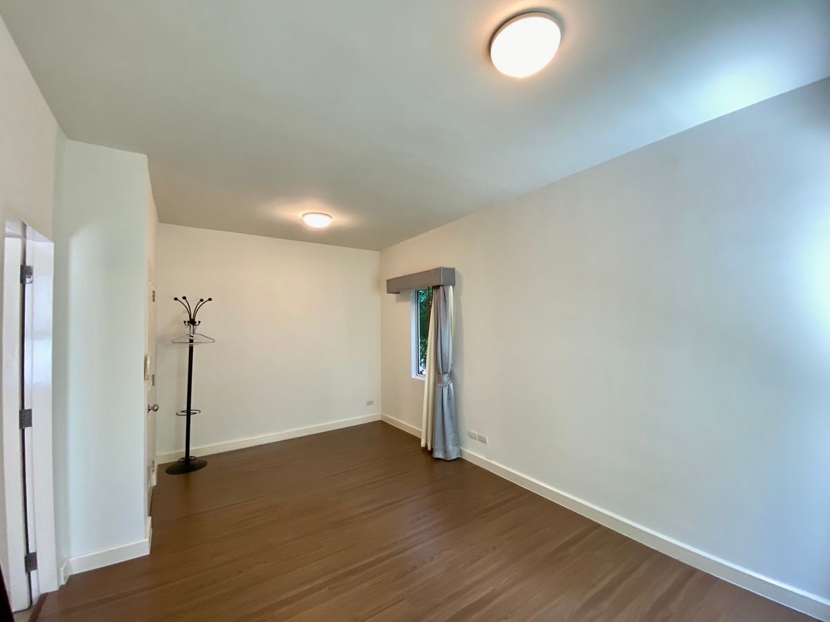 For SaleTownhomePattanakan, Srinakarin : 🌟 Corner Renovated Townhome for Sale – “Town Avenue Rama 9” | Prime Location, Ready to Move In, Ideal for Living or Investment! 🌟