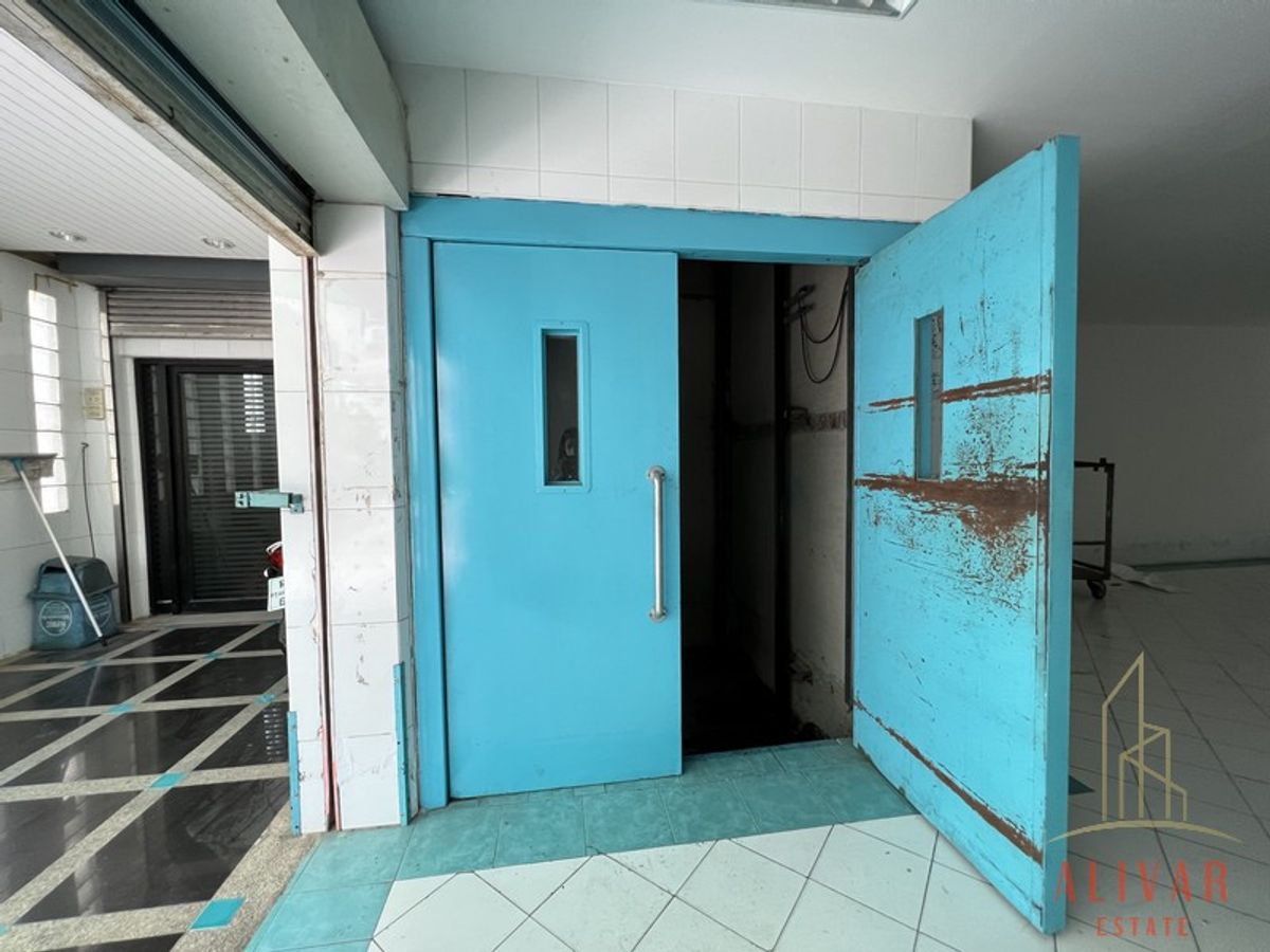 ให้เช่าอาคารพาณิชย์วงเวียนใหญ่ เจริญนคร : RB022623 ให้เช่า อาคารพาณิชย์ 4ชั้น พร้อมโกดัง เจริญนคร 34 (ว่าง เดือนสิงหา 2025)