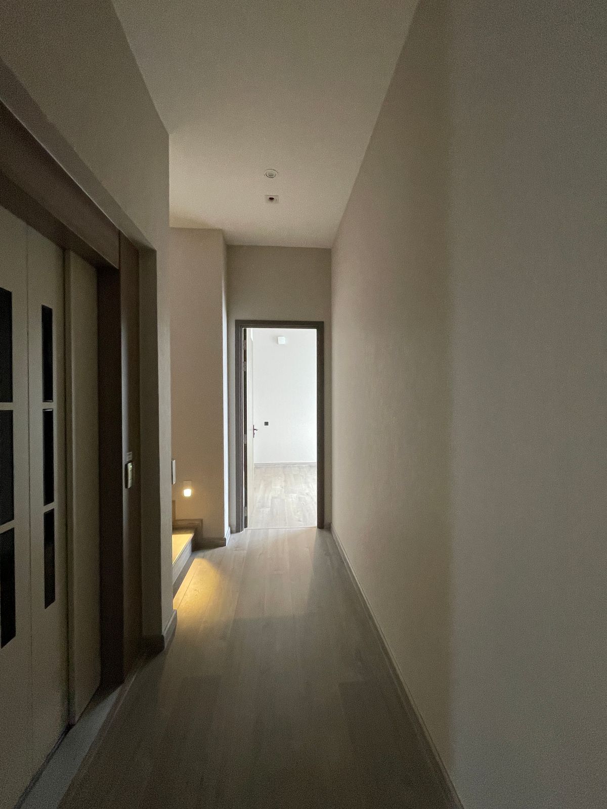 ขายบ้านพระราม 9 เพชรบุรีตัดใหม่ RCA : ขายอาร์เทล อโศก – พระราม 9 แบบบ้าน ARCHE ที่สุดแห่งความหรูหรา บ้านแฝด 3.5 ชั้น พร้อมสระว่ายน้ำส่วนตัวและลิฟต์ส่วนตัว โดดเด่นด้วยดีไซน์หรูหรา ทันสมัย และพื้นที่ใช้สอยที่กว้างขวาง เดินทางสะดวกสบาย ใกล้โรงเรียนนานาชาติและห้างสรรพสินค้า 