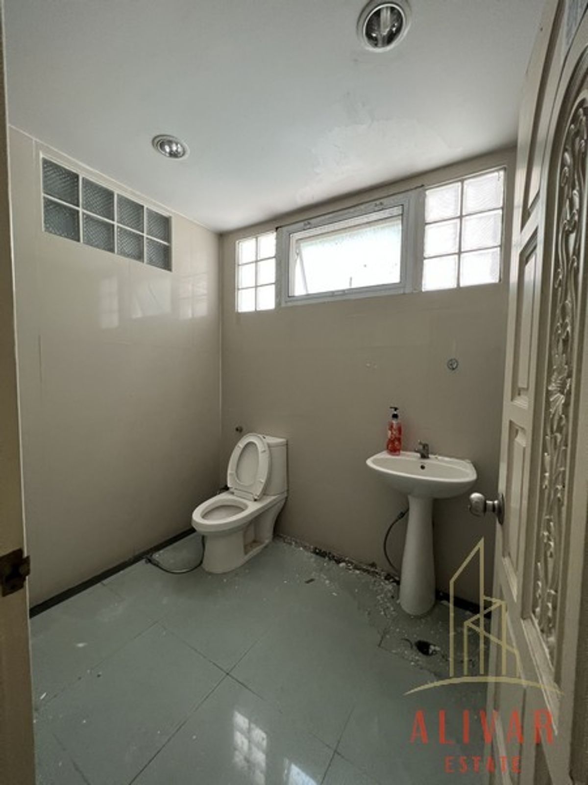 ให้เช่าอาคารพาณิชย์วงเวียนใหญ่ เจริญนคร : RB022623 ให้เช่า อาคารพาณิชย์ 4ชั้น พร้อมโกดัง เจริญนคร 34 (ว่าง เดือนสิงหา 2025)