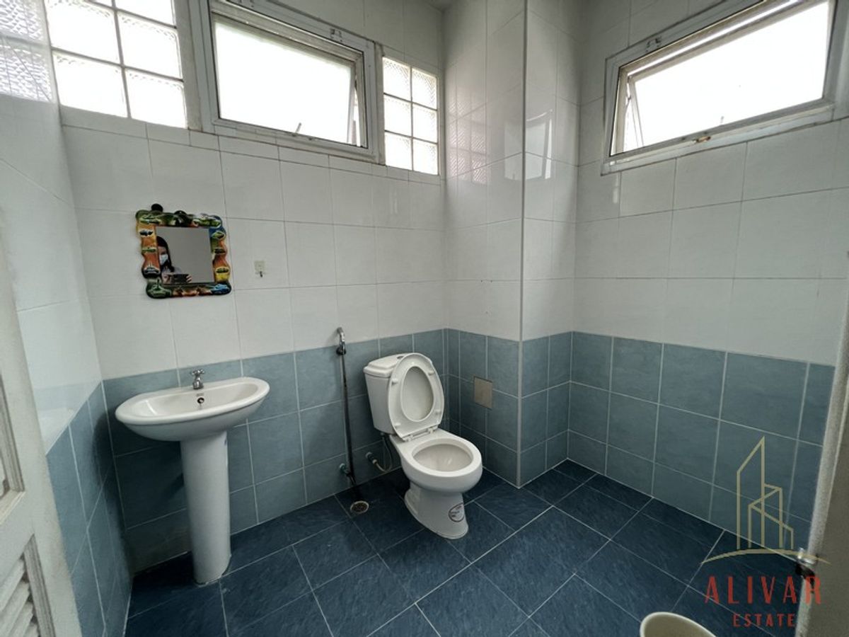 ให้เช่าอาคารพาณิชย์วงเวียนใหญ่ เจริญนคร : RB022623 ให้เช่า อาคารพาณิชย์ 4ชั้น พร้อมโกดัง เจริญนคร 34 (ว่าง เดือนสิงหา 2025)