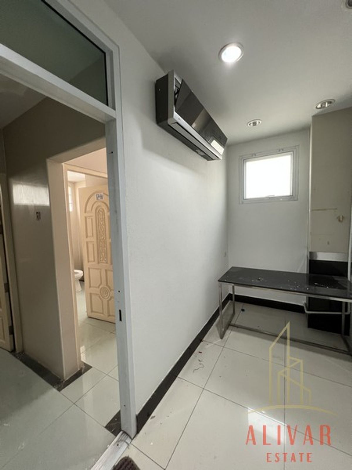 ให้เช่าอาคารพาณิชย์วงเวียนใหญ่ เจริญนคร : RB022623 ให้เช่า อาคารพาณิชย์ 4ชั้น พร้อมโกดัง เจริญนคร 34 (ว่าง เดือนสิงหา 2025)