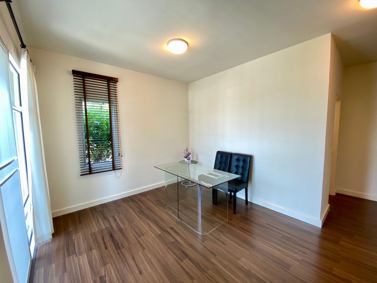 For SaleTownhomePattanakan, Srinakarin : 🌟 Corner Renovated Townhome for Sale – “Town Avenue Rama 9” | Prime Location, Ready to Move In, Ideal for Living or Investment! 🌟