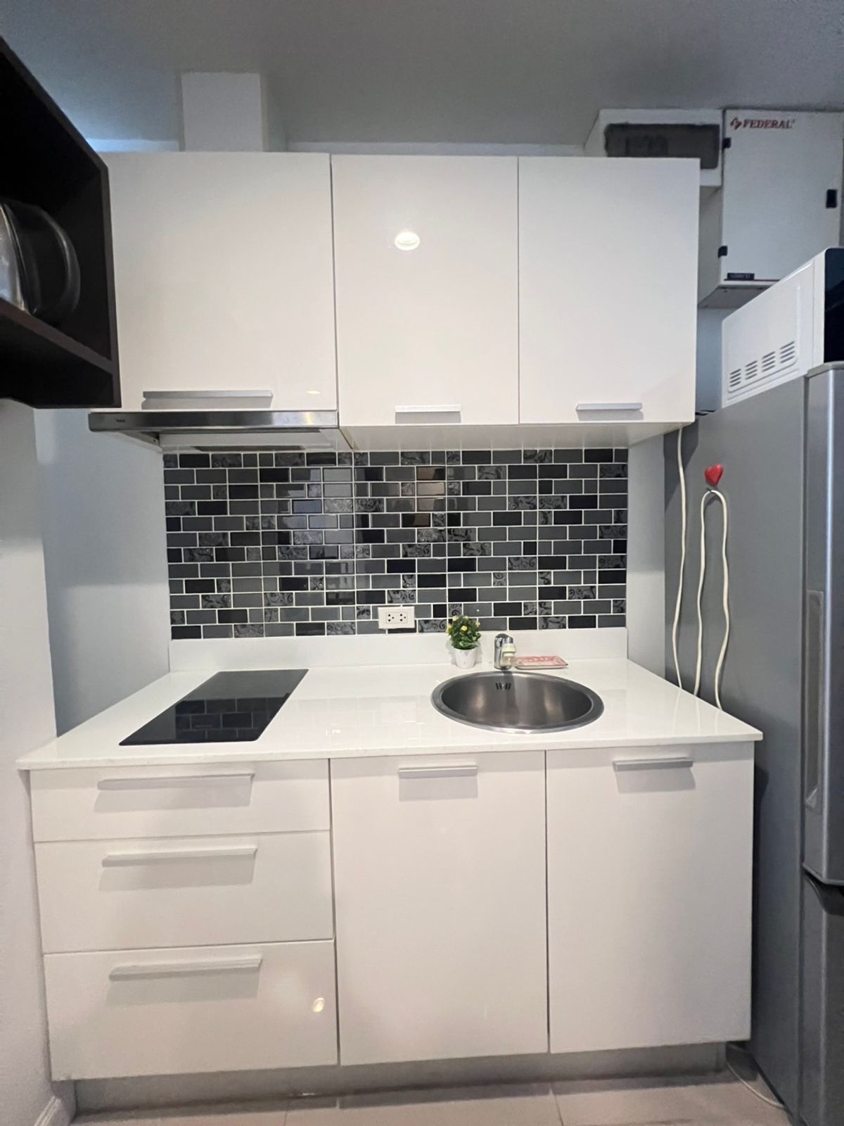 For RentCondoNana, North Nana,Sukhumvit13, Soi Nana : P-2731 Urgent rent! Prime Sukhumvit 11, beautiful room, complete furniture, good location, convenient to travel.