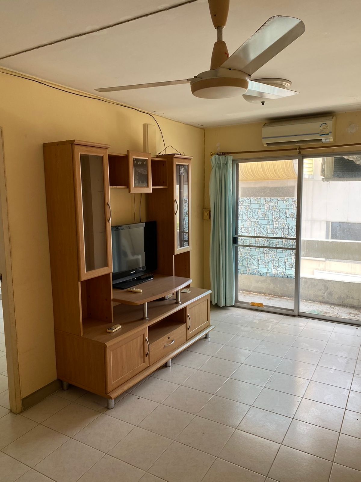 For SaleCondoSapankwai,Jatujak : (Code AM1699) Tawan Residence 2, beautiful room, size 36 sqm. 1 bedroom, 1 bathroom with fir and appliances, easy to travel, convenient to access 2 routes, Phahonyothin Road and Viphawadi Rangsit Road, near BTS and MRT.