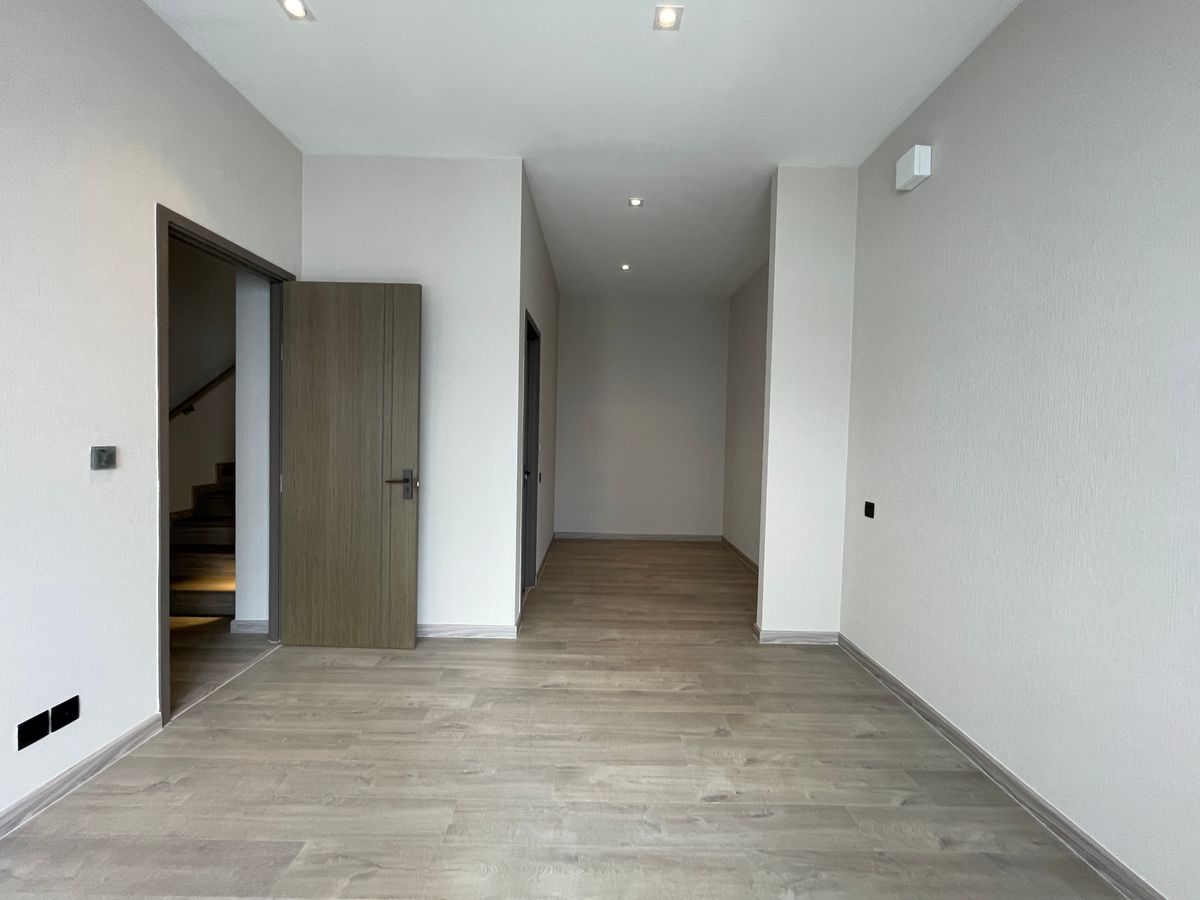 ขายบ้านพระราม 9 เพชรบุรีตัดใหม่ RCA : ขายอาร์เทล อโศก – พระราม 9 แบบบ้าน ARCHE ที่สุดแห่งความหรูหรา บ้านแฝด 3.5 ชั้น พร้อมสระว่ายน้ำส่วนตัวและลิฟต์ส่วนตัว โดดเด่นด้วยดีไซน์หรูหรา ทันสมัย และพื้นที่ใช้สอยที่กว้างขวาง เดินทางสะดวกสบาย ใกล้โรงเรียนนานาชาติและห้างสรรพสินค้า 