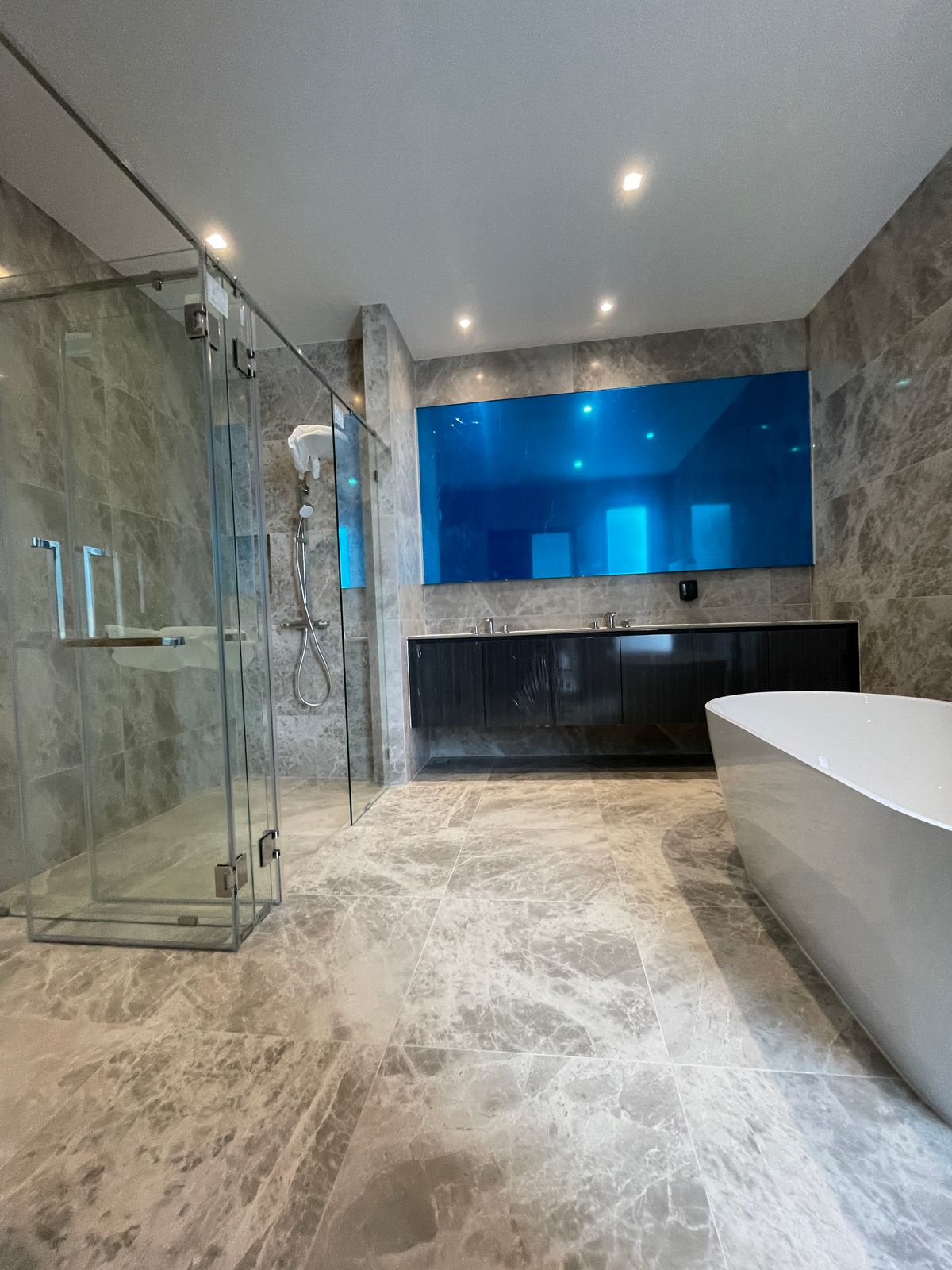 ขายบ้านพระราม 9 เพชรบุรีตัดใหม่ RCA : ขายอาร์เทล อโศก – พระราม 9 แบบบ้าน ARCHE ที่สุดแห่งความหรูหรา บ้านแฝด 3.5 ชั้น พร้อมสระว่ายน้ำส่วนตัวและลิฟต์ส่วนตัว โดดเด่นด้วยดีไซน์หรูหรา ทันสมัย และพื้นที่ใช้สอยที่กว้างขวาง เดินทางสะดวกสบาย ใกล้โรงเรียนนานาชาติและห้างสรรพสินค้า 