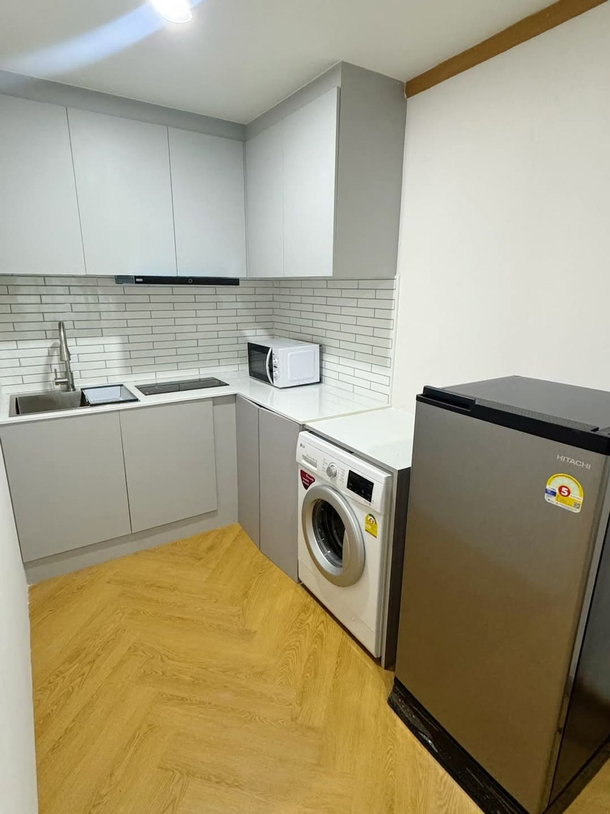 ให้เช่าคอนโดสุขุมวิท อโศก ทองหล่อ : 28,000 BHT/Month Supalai Place Sukhumvit 39