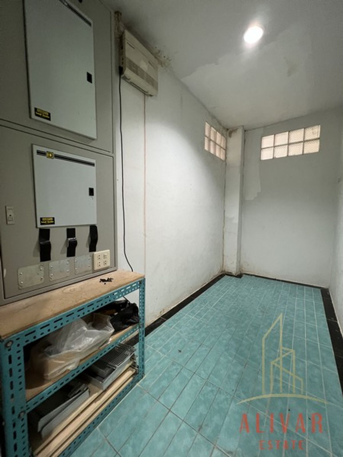 ให้เช่าอาคารพาณิชย์วงเวียนใหญ่ เจริญนคร : RB022623 ให้เช่า อาคารพาณิชย์ 4ชั้น พร้อมโกดัง เจริญนคร 34 (ว่าง เดือนสิงหา 2025)