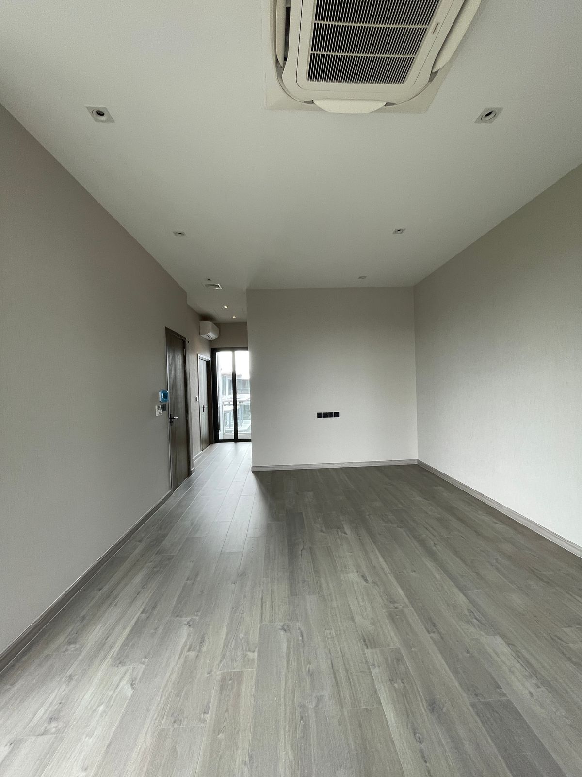 ขายบ้านพระราม 9 เพชรบุรีตัดใหม่ RCA : ขายอาร์เทล อโศก – พระราม 9 แบบบ้าน ARCHE ที่สุดแห่งความหรูหรา บ้านแฝด 3.5 ชั้น พร้อมสระว่ายน้ำส่วนตัวและลิฟต์ส่วนตัว โดดเด่นด้วยดีไซน์หรูหรา ทันสมัย และพื้นที่ใช้สอยที่กว้างขวาง เดินทางสะดวกสบาย ใกล้โรงเรียนนานาชาติและห้างสรรพสินค้า 