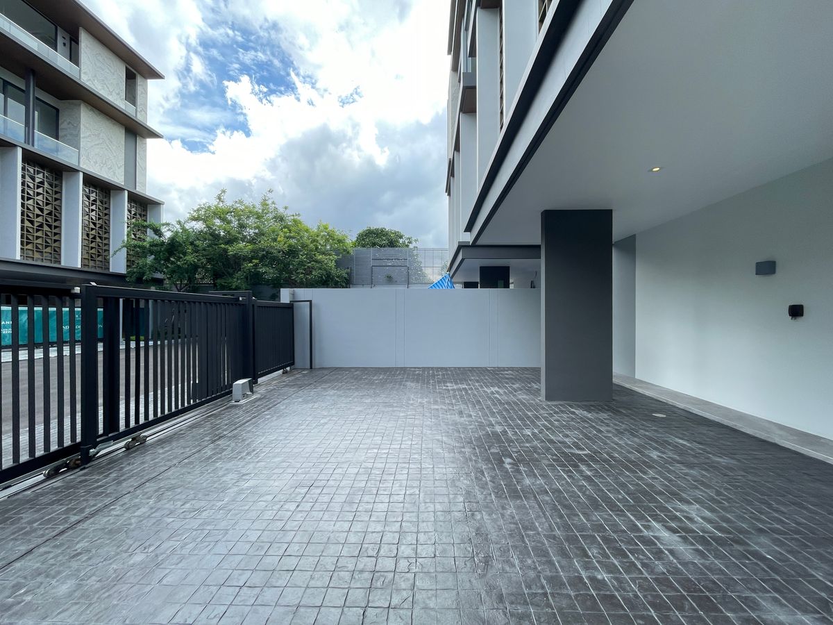 ขายบ้านพระราม 9 เพชรบุรีตัดใหม่ RCA : ขายอาร์เทล อโศก – พระราม 9 แบบบ้าน ARCHE ที่สุดแห่งความหรูหรา บ้านแฝด 3.5 ชั้น พร้อมสระว่ายน้ำส่วนตัวและลิฟต์ส่วนตัว โดดเด่นด้วยดีไซน์หรูหรา ทันสมัย และพื้นที่ใช้สอยที่กว้างขวาง เดินทางสะดวกสบาย ใกล้โรงเรียนนานาชาติและห้างสรรพสินค้า 