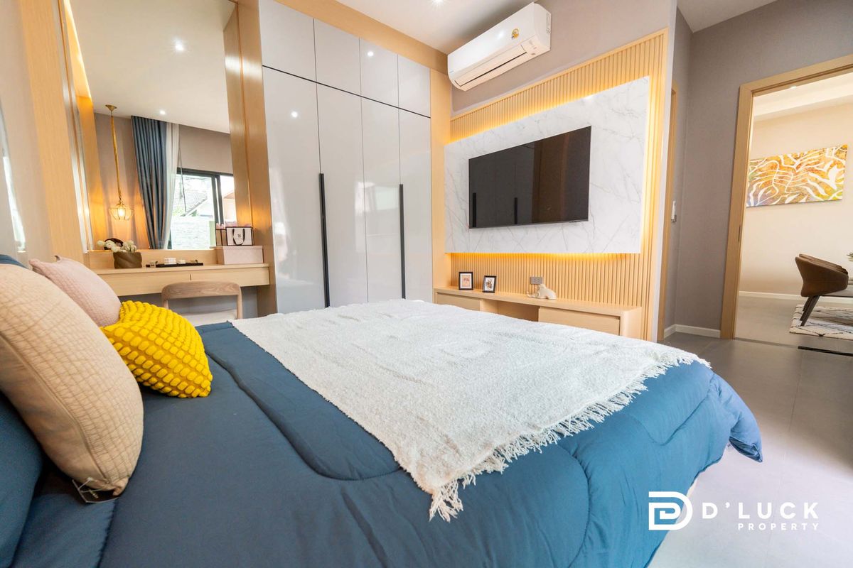 ขายพัทยา บางแสน ชลบุรี สัตหีบ : พูลวิลล่าหรูสไตล์โมเดิร์น ใจกลางพัทยา พร้อมลงทุนปล่อยเช่า 4 ห้องนอน