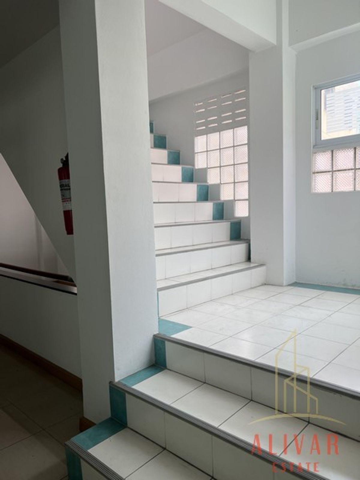 ให้เช่าอาคารพาณิชย์วงเวียนใหญ่ เจริญนคร : RB022623 ให้เช่า อาคารพาณิชย์ 4ชั้น พร้อมโกดัง เจริญนคร 34 (ว่าง เดือนสิงหา 2025)