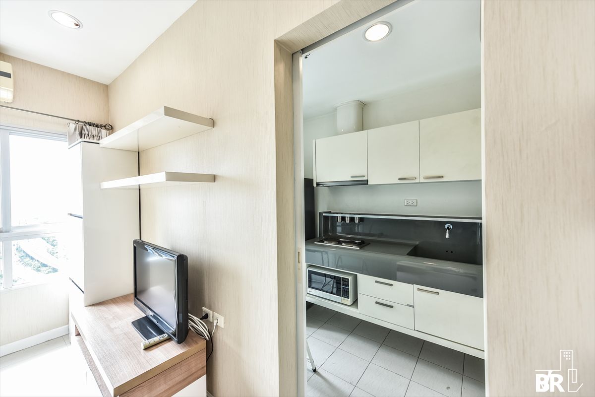 For RentCondoWongwianyai, Charoennakor :  Q House Condo Sathorn near BTS Krung Thon Buri  