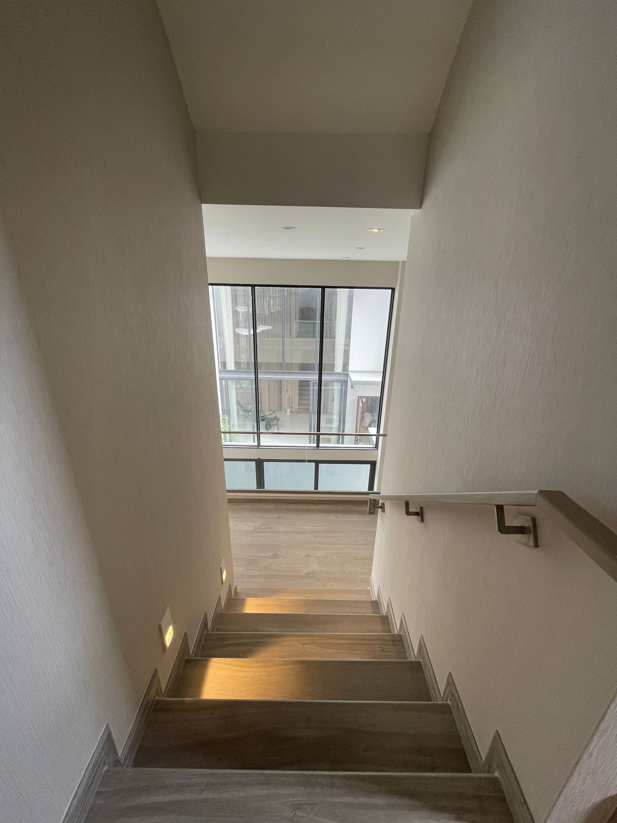 ขายบ้านพระราม 9 เพชรบุรีตัดใหม่ RCA : ขายอาร์เทล อโศก – พระราม 9 แบบบ้าน ARCHE ที่สุดแห่งความหรูหรา บ้านแฝด 3.5 ชั้น พร้อมสระว่ายน้ำส่วนตัวและลิฟต์ส่วนตัว โดดเด่นด้วยดีไซน์หรูหรา ทันสมัย และพื้นที่ใช้สอยที่กว้างขวาง เดินทางสะดวกสบาย ใกล้โรงเรียนนานาชาติและห้างสรรพสินค้า 