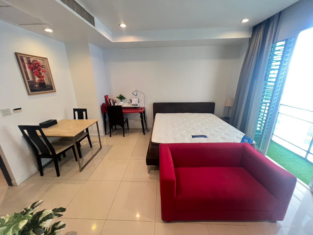 For RentCondoNana, North Nana,Sukhumvit13, Soi Nana : P-2731 Urgent rent! Prime Sukhumvit 11, beautiful room, complete furniture, good location, convenient to travel.