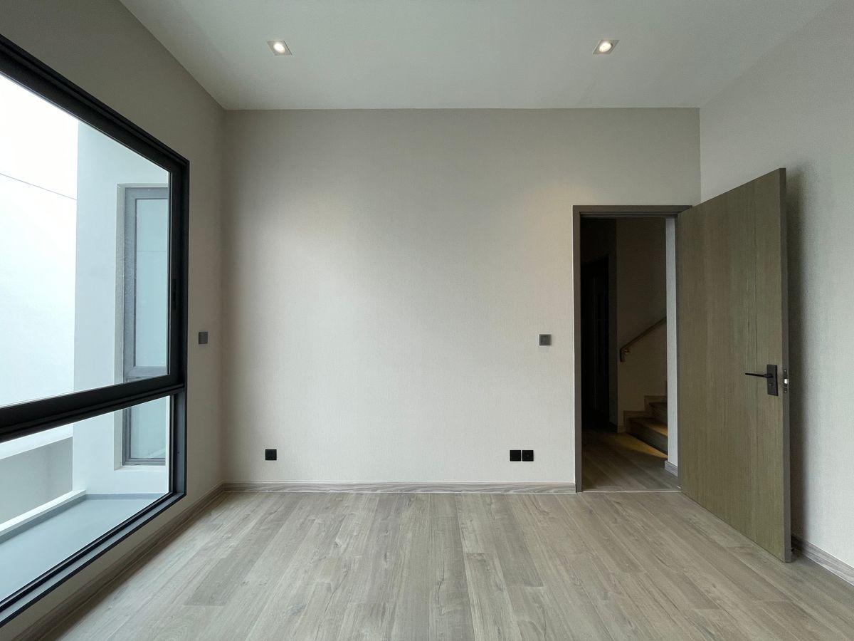 ขายบ้านพระราม 9 เพชรบุรีตัดใหม่ RCA : ขายอาร์เทล อโศก – พระราม 9 แบบบ้าน ARCHE ที่สุดแห่งความหรูหรา บ้านแฝด 3.5 ชั้น พร้อมสระว่ายน้ำส่วนตัวและลิฟต์ส่วนตัว โดดเด่นด้วยดีไซน์หรูหรา ทันสมัย และพื้นที่ใช้สอยที่กว้างขวาง เดินทางสะดวกสบาย ใกล้โรงเรียนนานาชาติและห้างสรรพสินค้า 